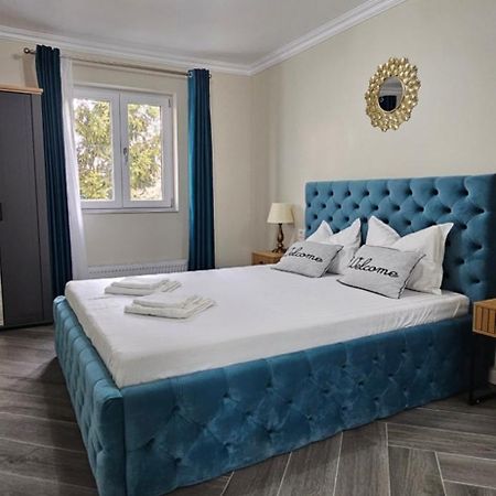 White Rezidence II Apartment Curtea De Arges Bagian luar foto