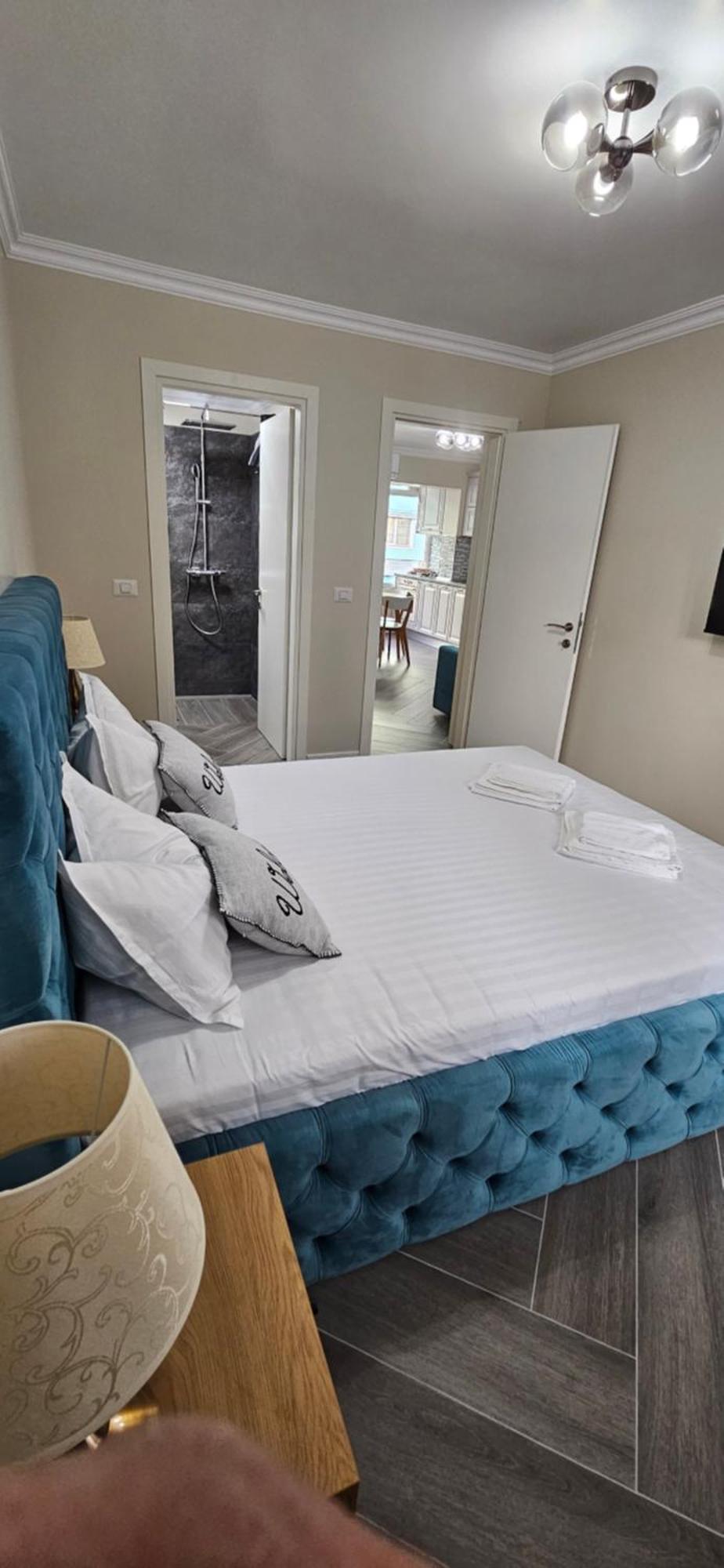 White Rezidence II Apartment Curtea De Arges Bagian luar foto